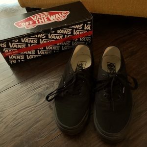 BLACK VANS
